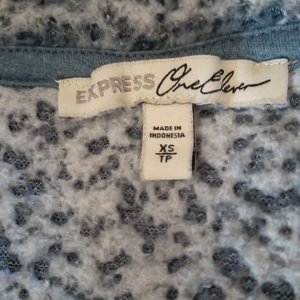 Express Half Zip Top - Picture 4 of 4